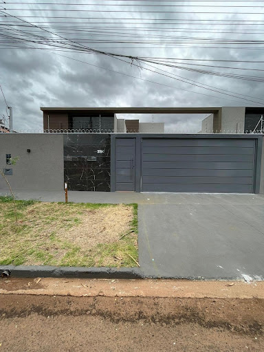 Casa em Universitário  -  Campo Grande