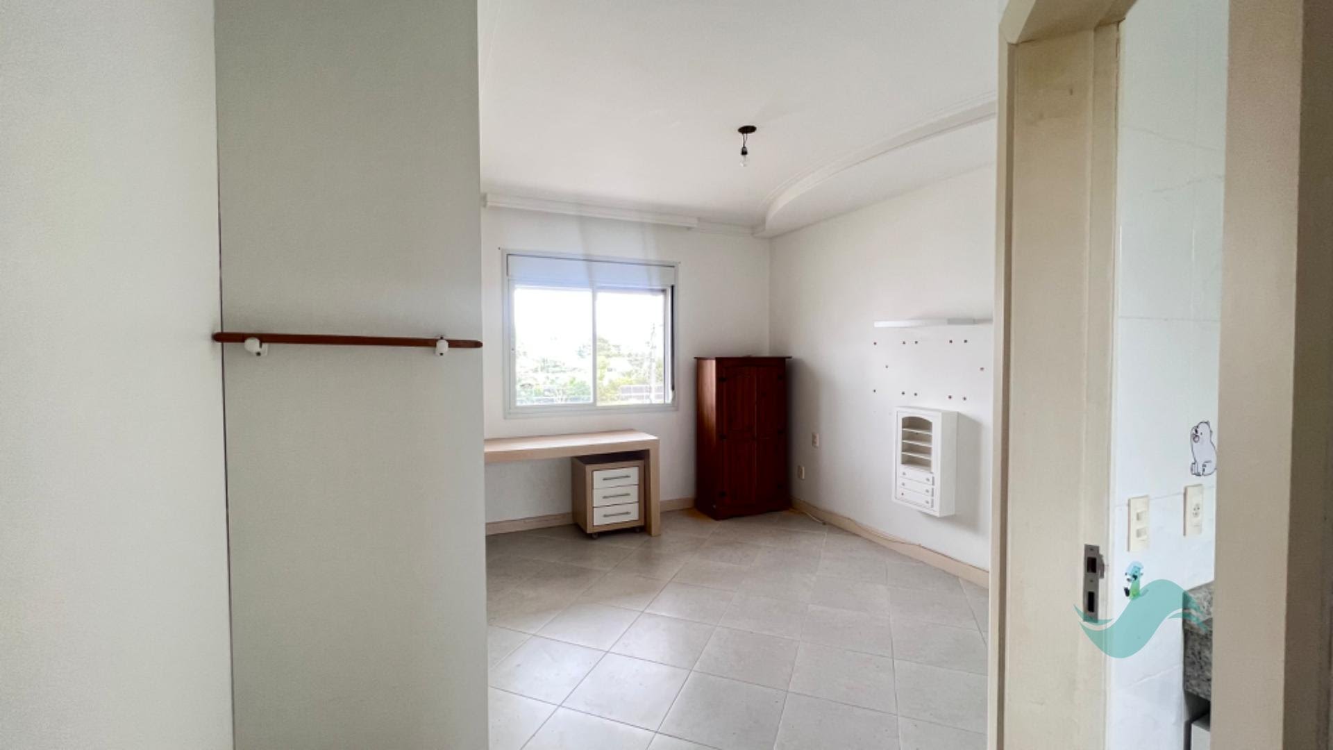 Casa à venda com 4 quartos, 3 suítes, 2 vagas e 286m² no Jurerê, Florianópolis (SC) — foto 13 de 23