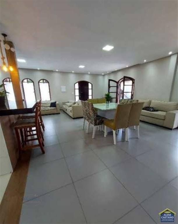 Casa à venda com 4 quartos, 3 suítes, 3 vagas e 259m² no Balneario Flórida, Praia Grande (SP) — foto 10 de 29
