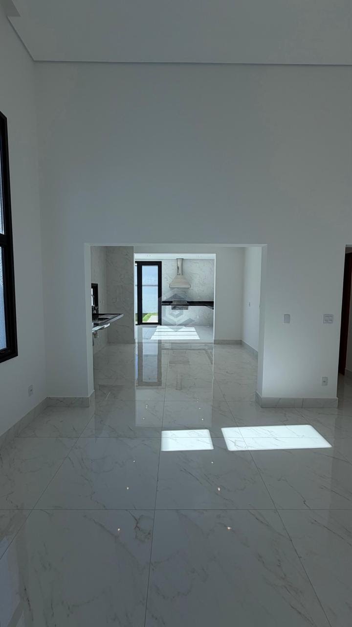 Casa à venda com 4 quartos, 4 suítes, 4 vagas e 210m² no Residencial Cyrela Landscape Esplanada, Votorantim (SP) — foto 3 de 16