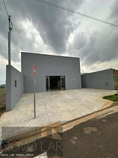 Salão Comercial para Locação em Adamantina / SP no bairro RESIDENCIAL ALTOS DA COLINA