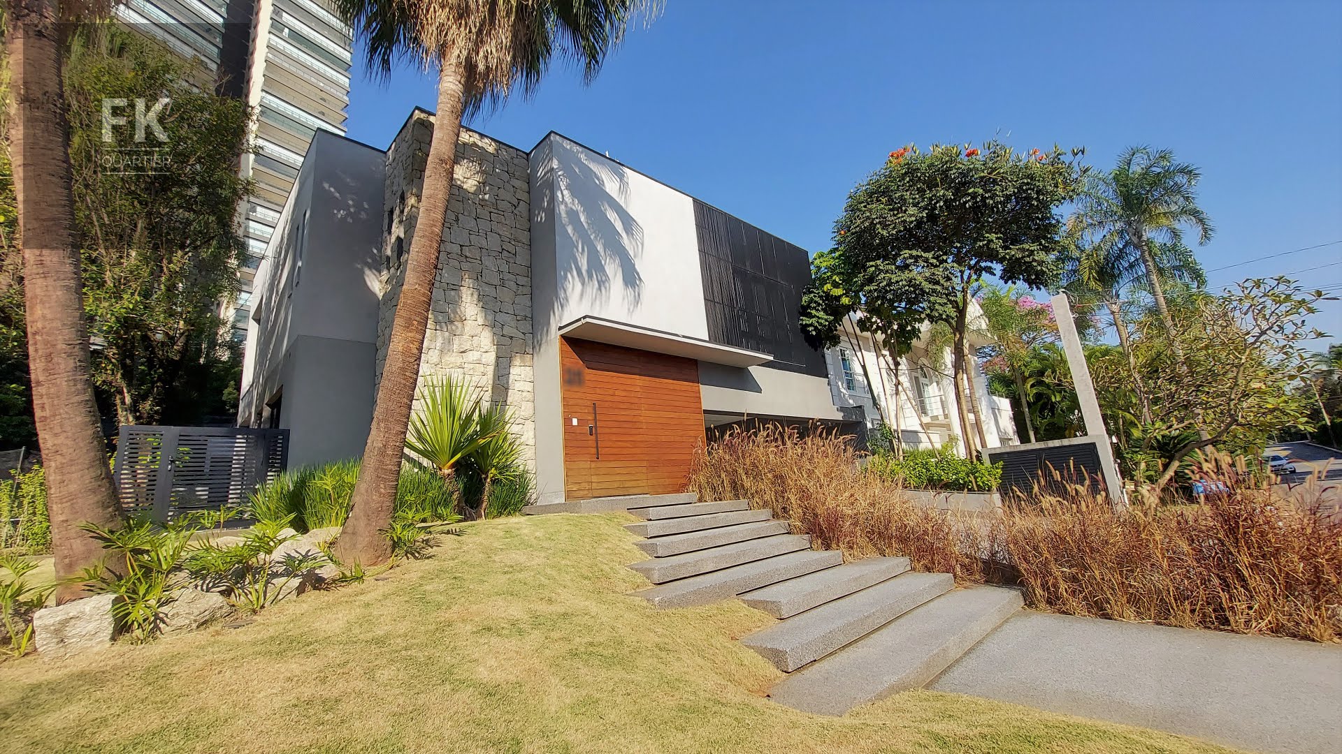 Casa à venda com 4 quartos, 4 suítes, 6 vagas e 462m² no Alphaville Residencial Dois, Barueri (SP) — foto 2 de 30