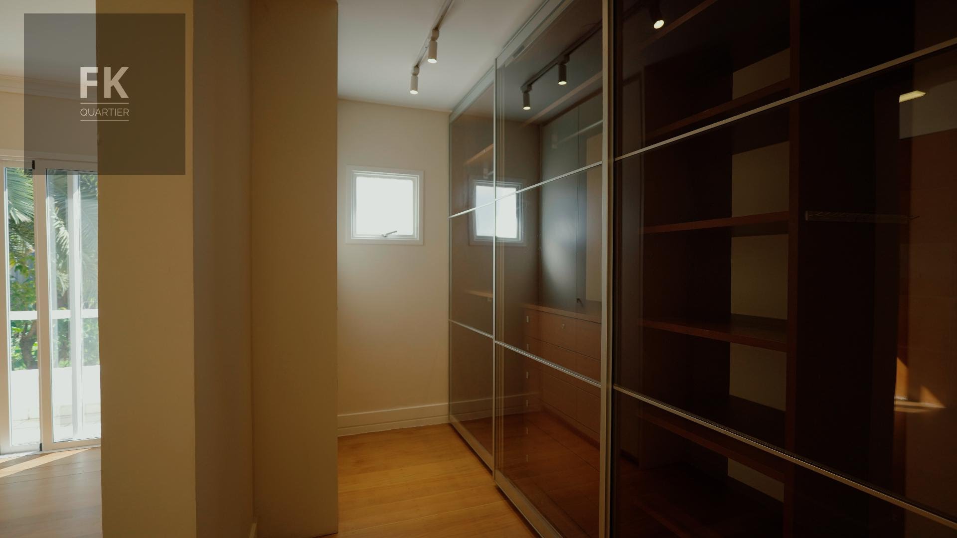 Casa à venda com 4 quartos, 4 suítes, 4 vagas e 360m² no Alphaville Conde II, Barueri (SP) — foto 21 de 30