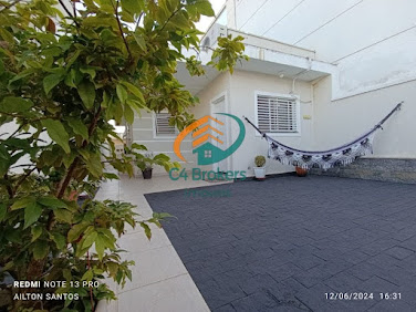Casa em Rua em Residencial e Comercial Guarulhos - Guarulhos, SP
