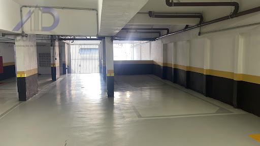 Entrada e saída garagem 