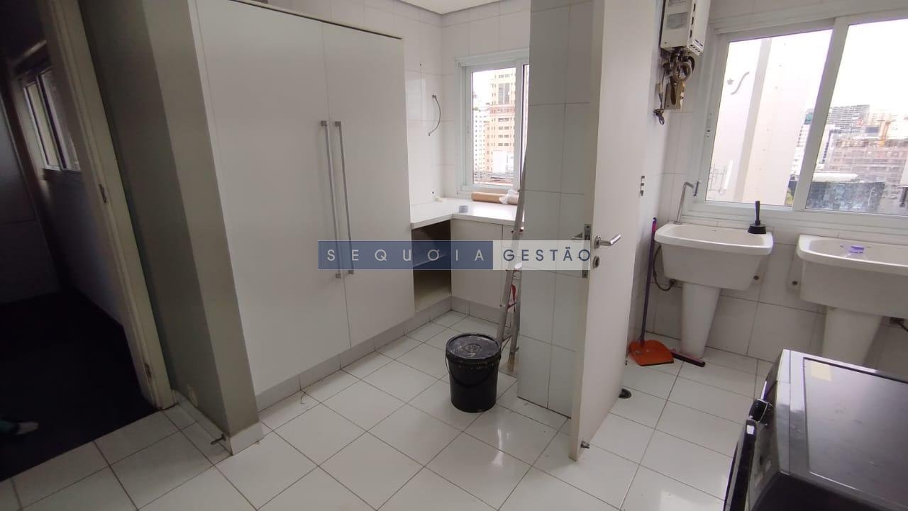 Apartamento para alugar com 5 quartos, 5 suítes, 8 vagas e 552m² no Itaim Bibi, São Paulo (SP) — foto 24 de 30