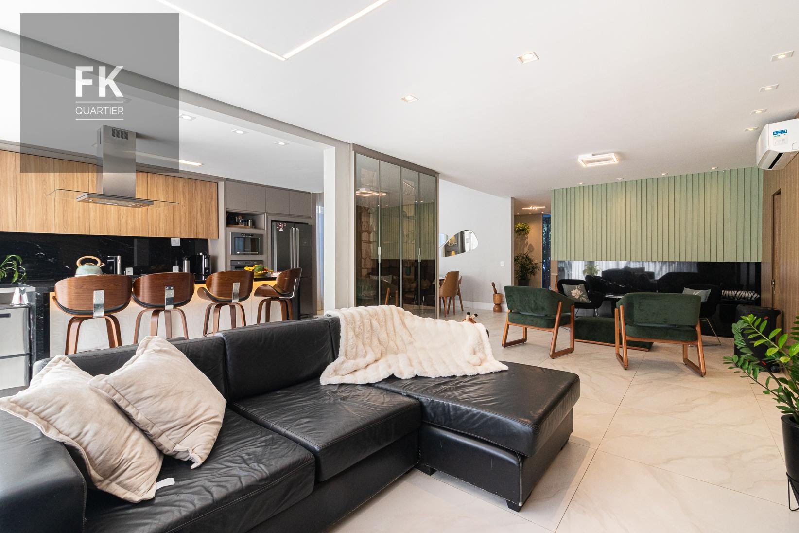 Casa à venda com 4 quartos, 4 suítes, 4 vagas e 319m² no Alphaville, Santana de Parnaíba (SP) — foto 5 de 29