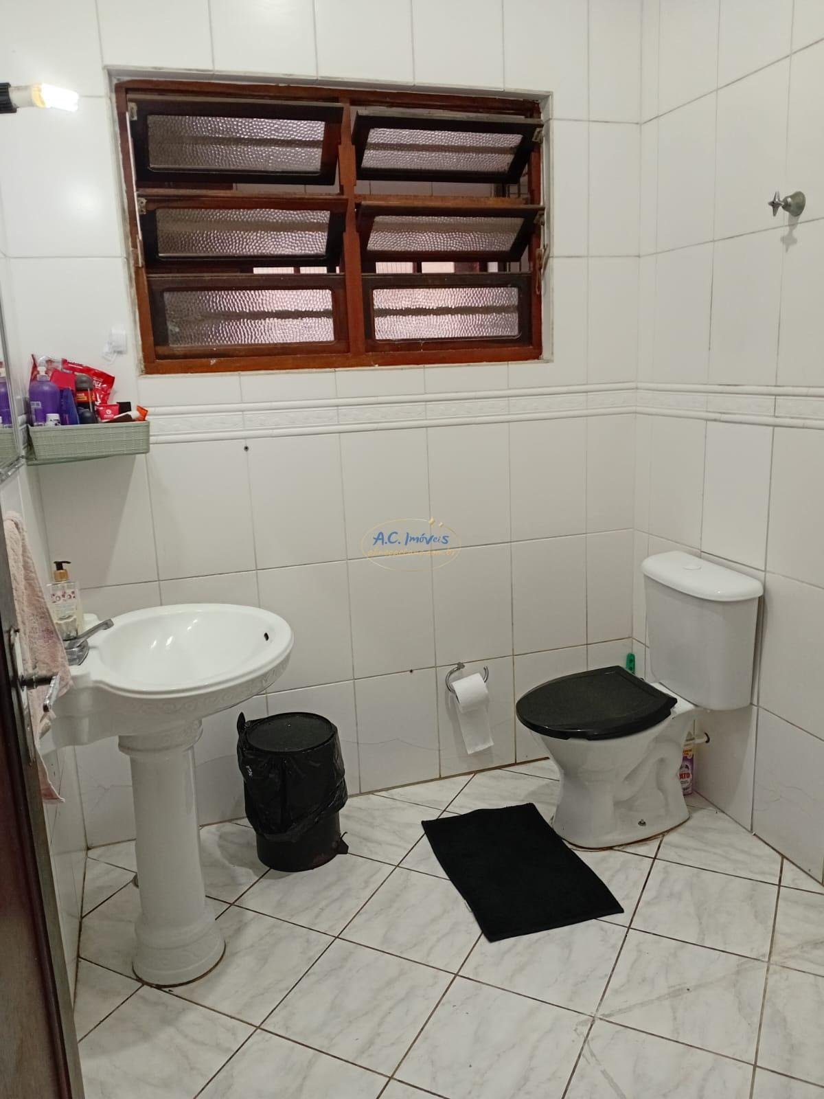 Casa à venda com 3 quartos, 1 suíte, 2 vagas e 107m² no Vila Tupi, Praia Grande (SP) — foto 22 de 24