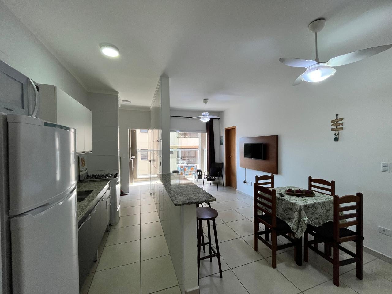 Apartamento para alugar com 2 quartos, 2 suítes, 2 vagas e 70m² no Itaguá, Ubatuba (SP) — foto 3 de 12