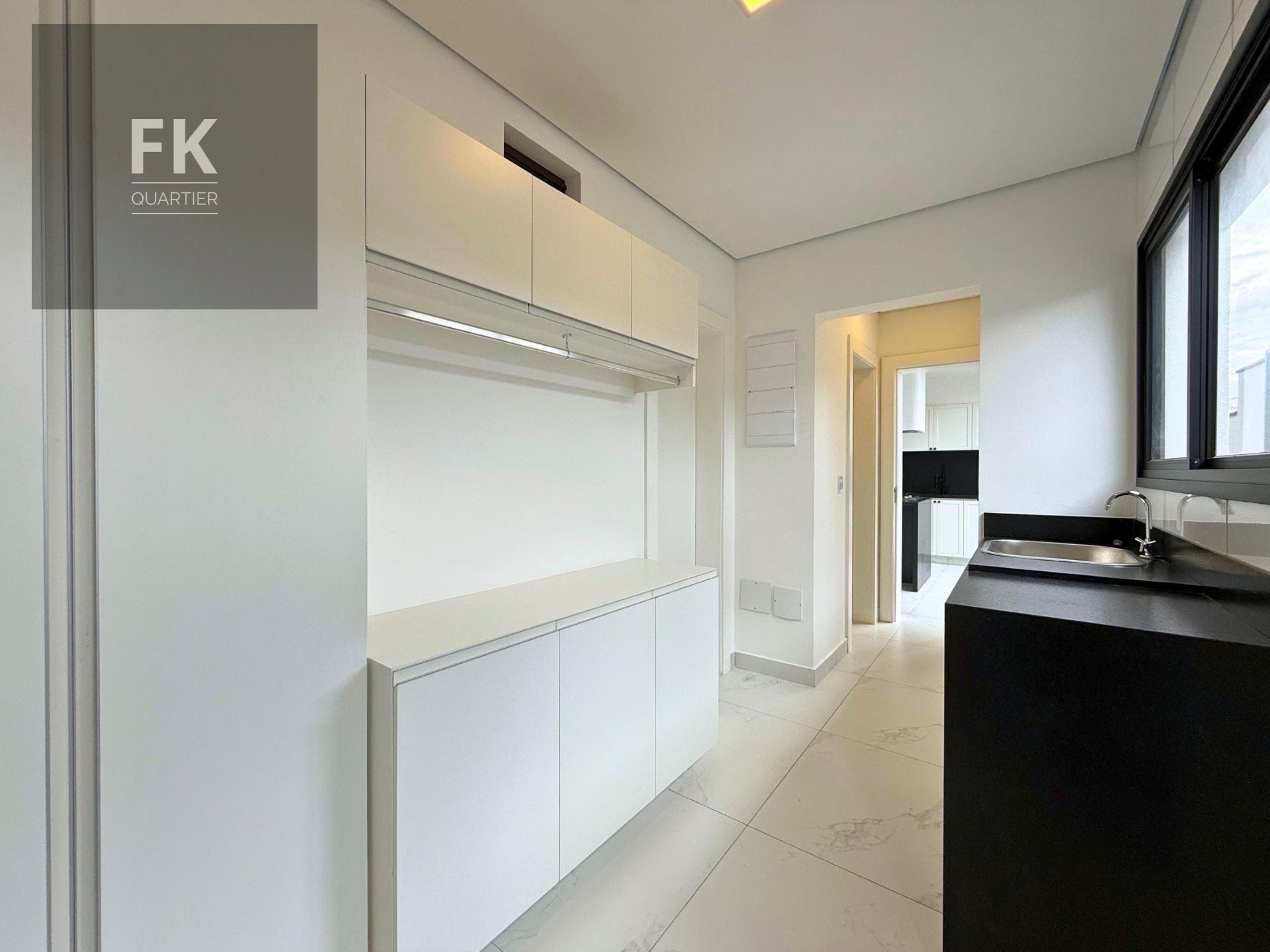 Casa à venda com 5 quartos, 5 suítes, 6 vagas e 422m² no Cidade Tamboré, Santana de Parnaíba (SP) — foto 14 de 30