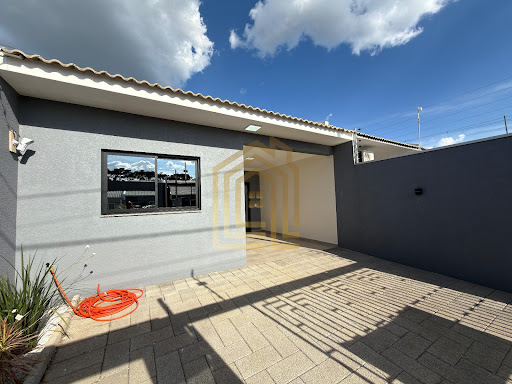 Linda casa no Loteamento Recanto dos Pássaros, no Bairro Floresta com suite e 2 dois quartos com 3 vagas de garagem 1 coberta e 2 descoberto,  churrasqueira 