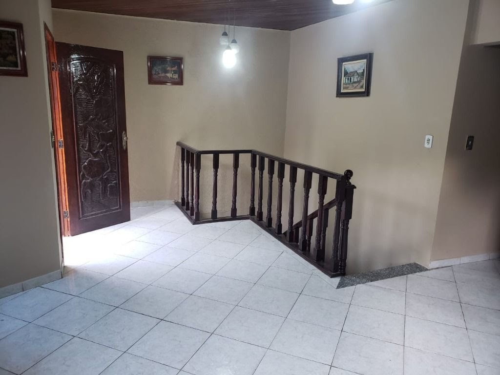 Casa à venda com 4 quartos, 1 suíte e 230m² no Condomínio Country Club, Arujá (SP) — foto 4 de 18