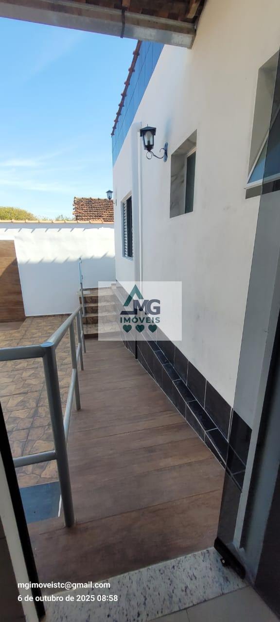 Casa à venda com 3 quartos, 1 suíte, 2 vagas e 221m² no Parque Bandeirantes, Três Corações (MG) — foto 20 de 25