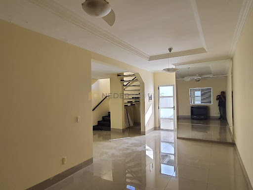 Casa de Condomínio em Araes  -  Cuiabá
