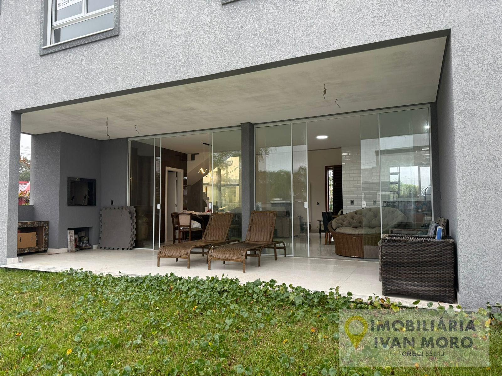 Casa à venda com 3 quartos, 3 suítes, 4 vagas e 212m² no São João do Rio Vermelho, Florianópolis (SC) — foto 8 de 23