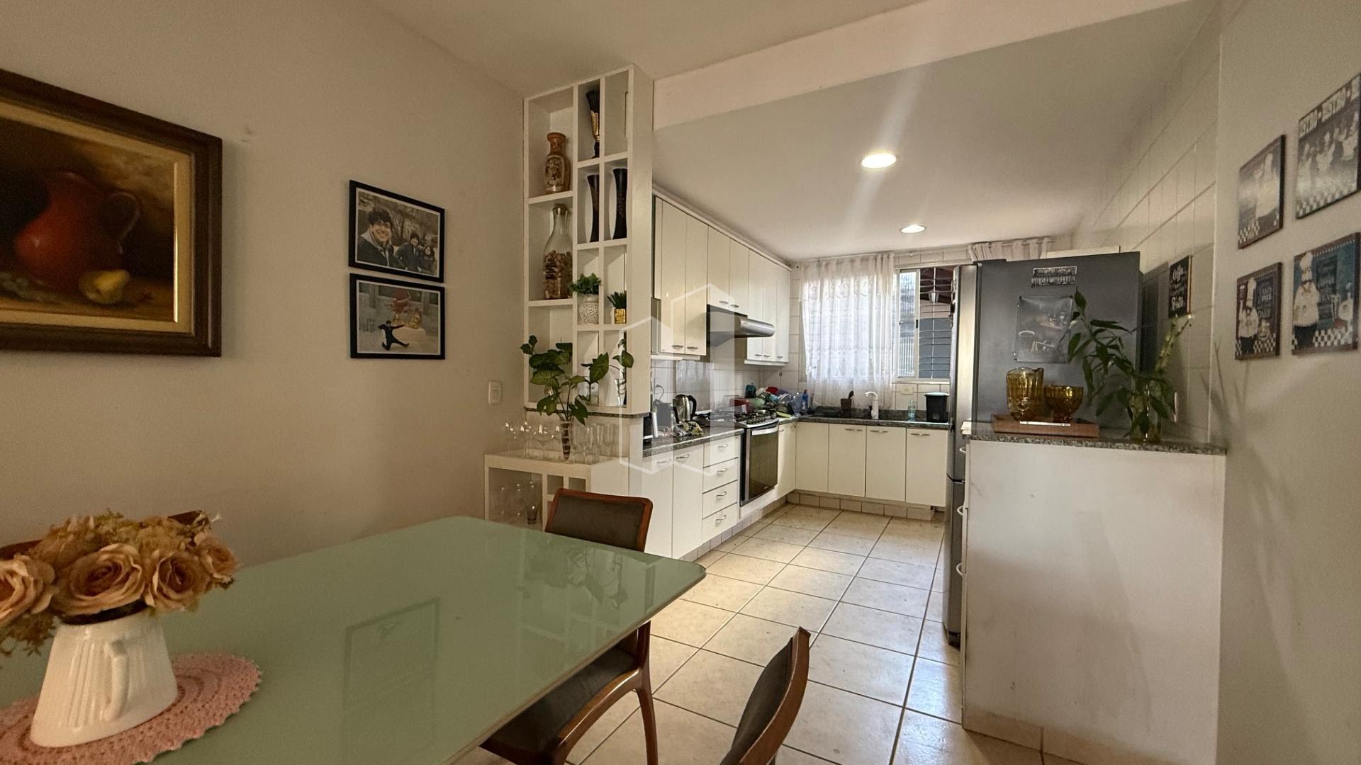 Casa à venda com 4 quartos, 3 suítes, 2 vagas e 224m² no Jardim América, Goiânia (GO) — foto 4 de 16