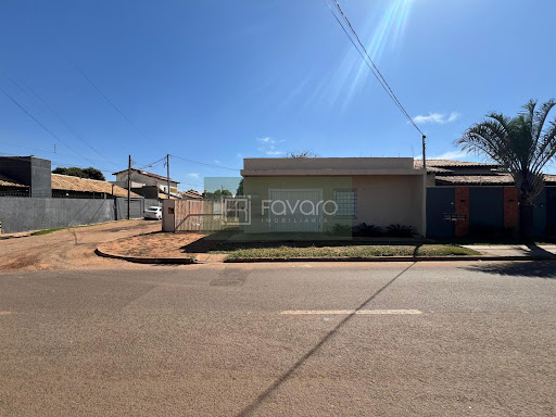 Lote / Terreno com Salão Comercial em Avenida Principal