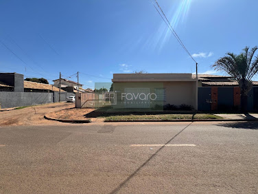 Lote / Terreno com Salão Comercial em Avenida Principal