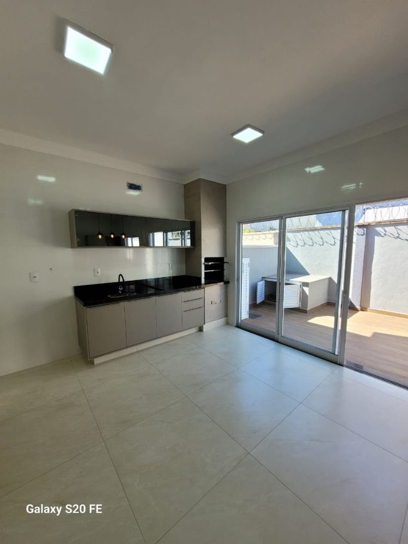 Casa à venda com 3 quartos, 3 suítes, 4 vagas e 160m² no Jardim Cybelli, Ribeirão Preto (SP) — foto 2 de 29