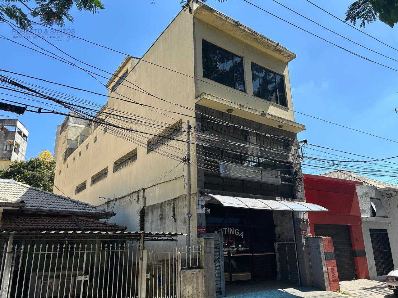 Prédio, outra vista