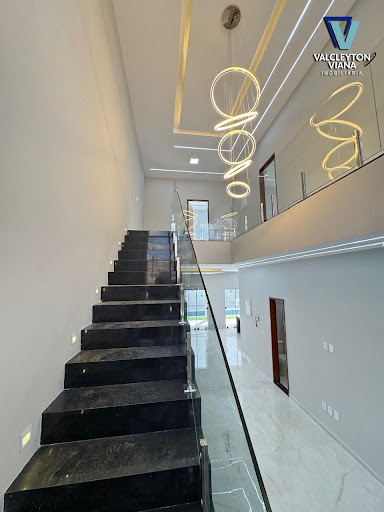 Casa à venda em Sobral: 4 suítes, 219m², R$ 1,2 mi