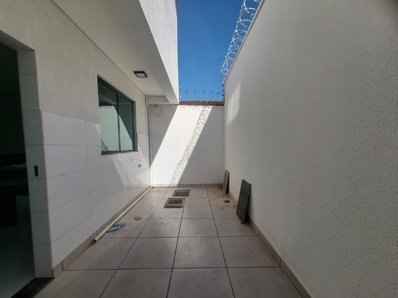 Casa à venda com 3 quartos, 1 suíte, 2 vagas e 80m² no Jardim Leblon, Belo Horizonte (MG) — foto 2 de 11