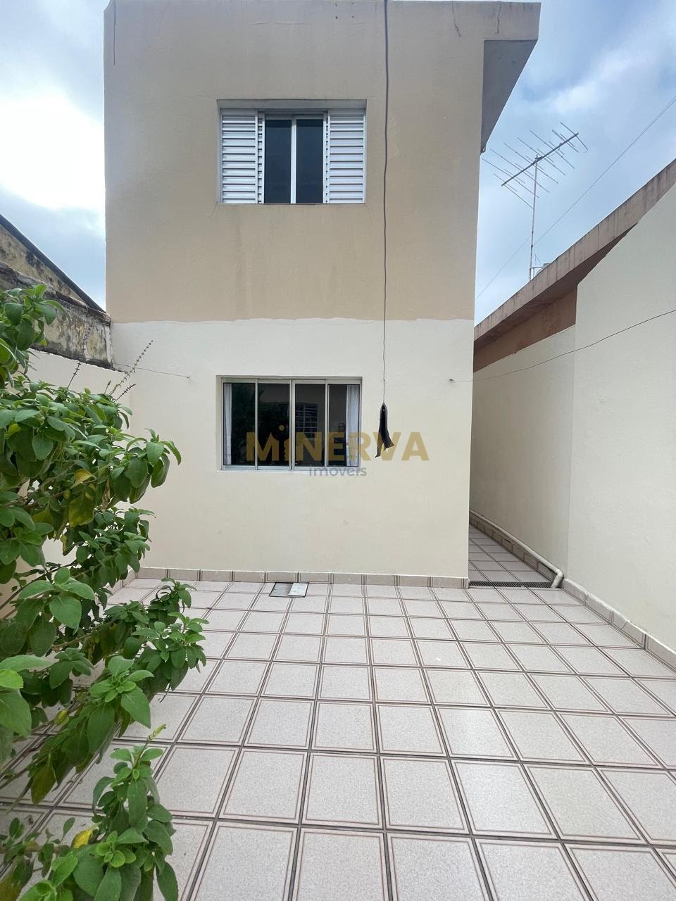 Casa à venda com 3 quartos, 2 banheiros, 1 vaga e 150m² no Jardim Adriana, Guarulhos — foto principal