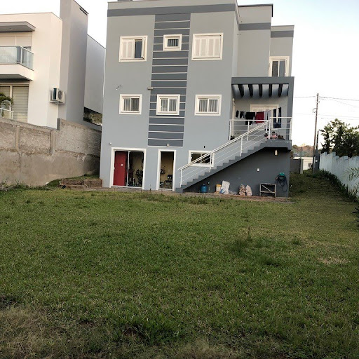 Amplo terreno fundos