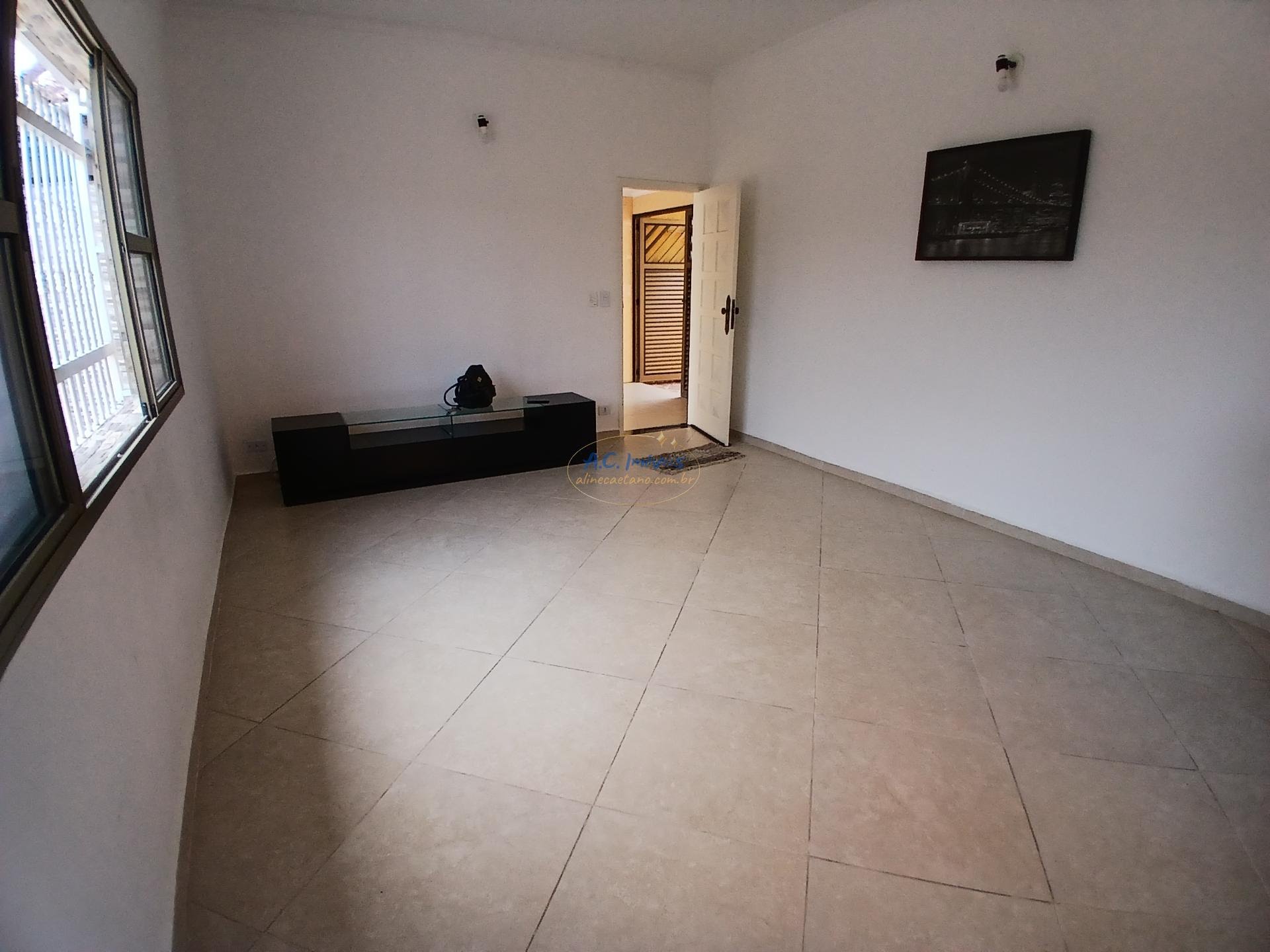 Casa à venda com 3 quartos, 1 suíte, 4 vagas e 130m² no Caiçara, Praia Grande (SP) — foto 9 de 30