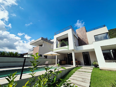 Casa de Condomínio  em Praia da Lagoinha  -  Ubatuba