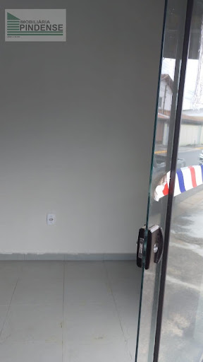 Ponto Comercial em Jardim Rosely  -  Pindamonhangaba