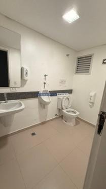 Comercial à venda com 6 banheiros, 4 vagas e 519m² no Centro, Curitiba (PR) — foto 25 de 28