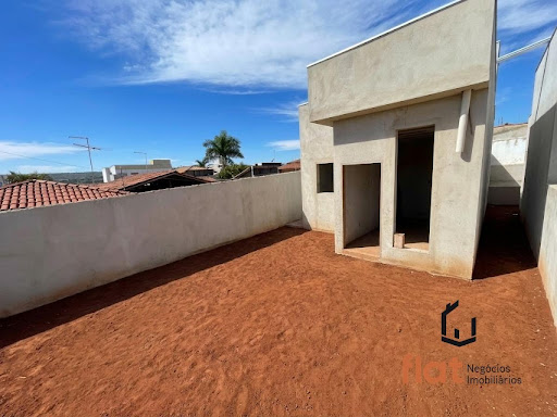 Casa à venda no bairro Providência, Pará de Minas - 2 quartos, suíte, 68m²