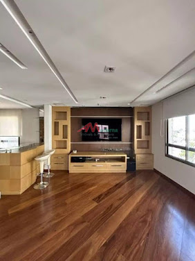 Apartamento reformado e com ótimo acabamento, composto por 4 dormitórios, 3 suítes, sala de TV, sala de jantar, sala de estar, lavabo e escritório. Condomínio com lazer completo.