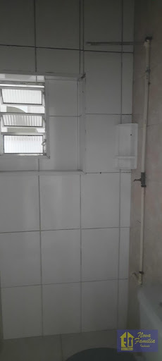 Casa à venda e locação em Conjunto Residencial Paes de Barros - Guarulhos | 1 dormitório e 1 banheiro por R$ 900.00