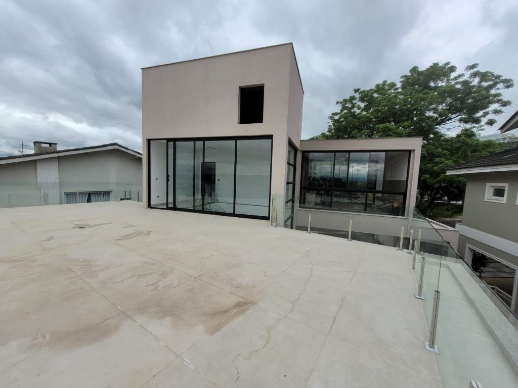 Casa à venda com 4 quartos, 4 suítes, 6 vagas e 441m² no Condominio Arujazinho V, Arujá (SP) — foto 14 de 19