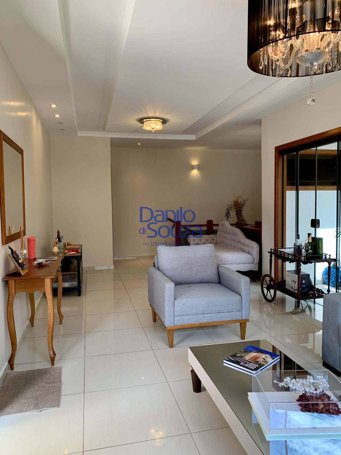 Casa à venda com 4 quartos, 1 suíte, 2 vagas e 360m² no Alvorada, Araxá (MG) — foto 4 de 28