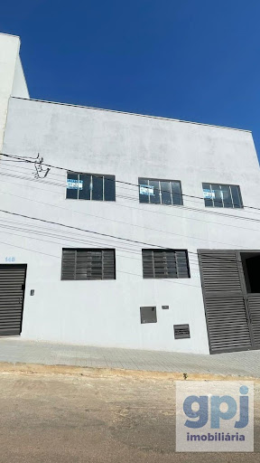 Galpão para Alugar em Nova Serrana, 120m², 1 Banheiro