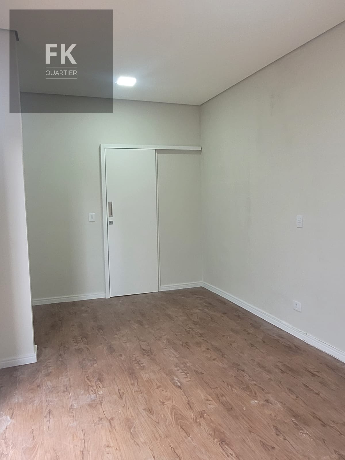 Casa à venda com 3 quartos, 1 suíte, 4 vagas e 188m² no Suru, Santana de Parnaíba (SP) — foto 7 de 8