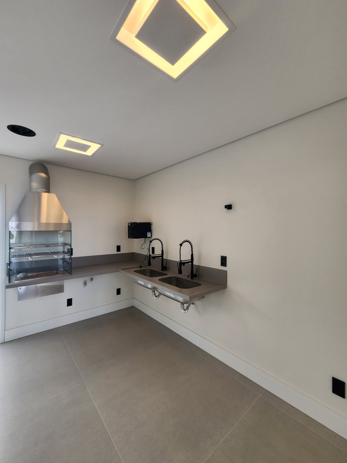 Casa à venda com 4 quartos, 3 suítes, 4 vagas e 165m² no Sim, Feira de Santana (BA) — foto 6 de 14