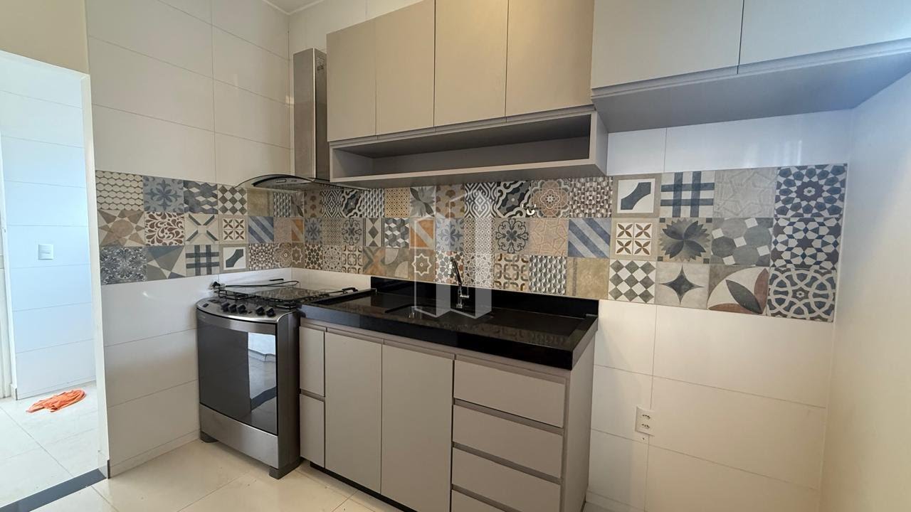 Casa à venda com 6 quartos, 6 banheiros, 6 vagas e 360m² no Setor Sul, Goiânia — foto principal