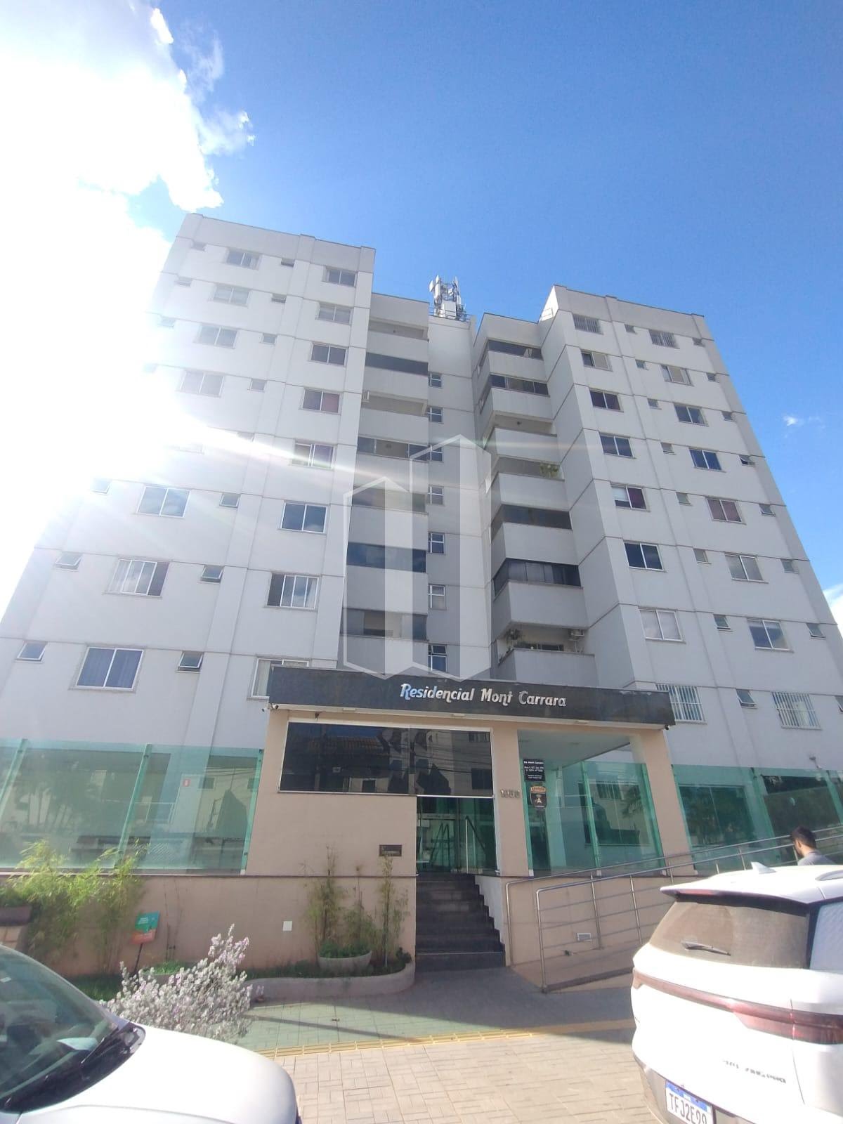 Apartamento para alugar com 3 quartos, 3 banheiros, 2 vagas e 92m² no Jardim América, Goiânia — foto principal