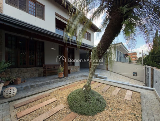 Casa, 3 quartos, 277 m² - Foto 1