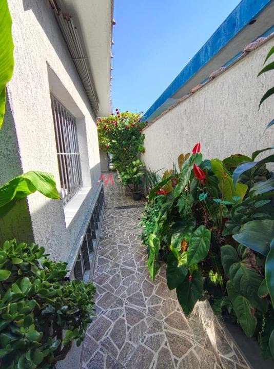 Casa à venda com 4 quartos, 1 suíte, 2 vagas e 208m² no Piraporinha, Diadema (SP) — foto 27 de 30