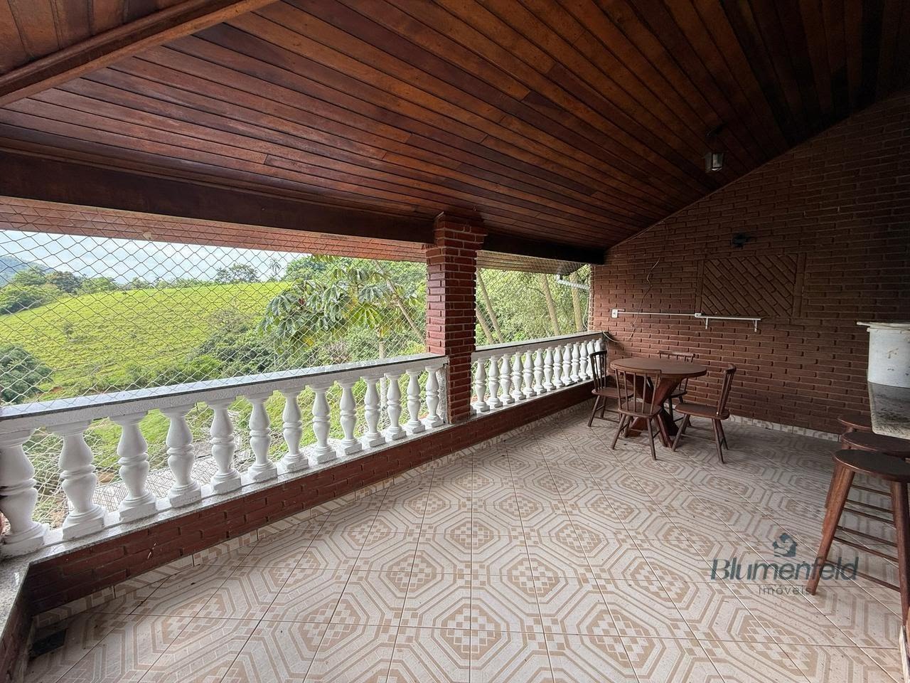 Casa para alugar com 5 quartos, 2 suítes, 4 vagas e 250m² no Vila Arujá, Arujá (SP) — foto 24 de 25