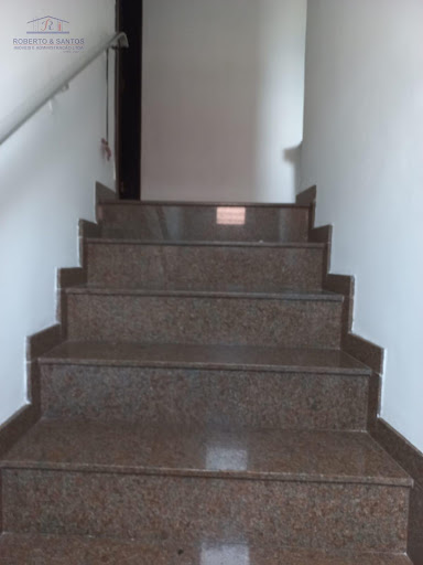 Escadas para os dormitórios