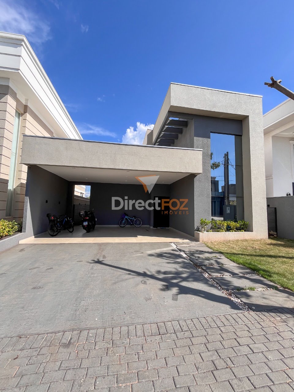Casa semi mobiliado a venda no Condomínio Safira - Foz do Iguaçu