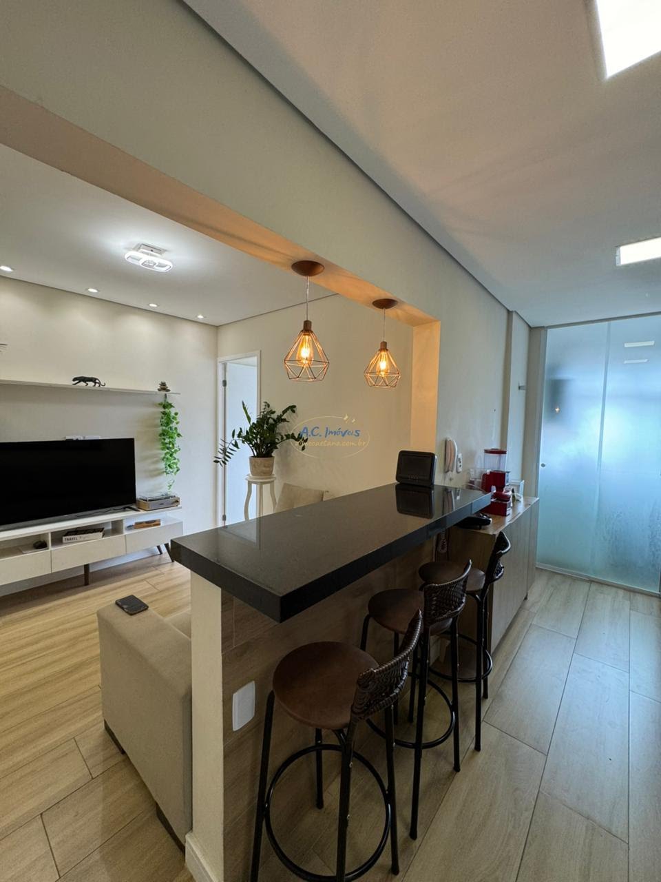 Apartamento à venda com 2 quartos, 1 banheiro, 1 vaga e 63m² no Vila Tupi, Praia Grande (SP) — foto 3 de 16