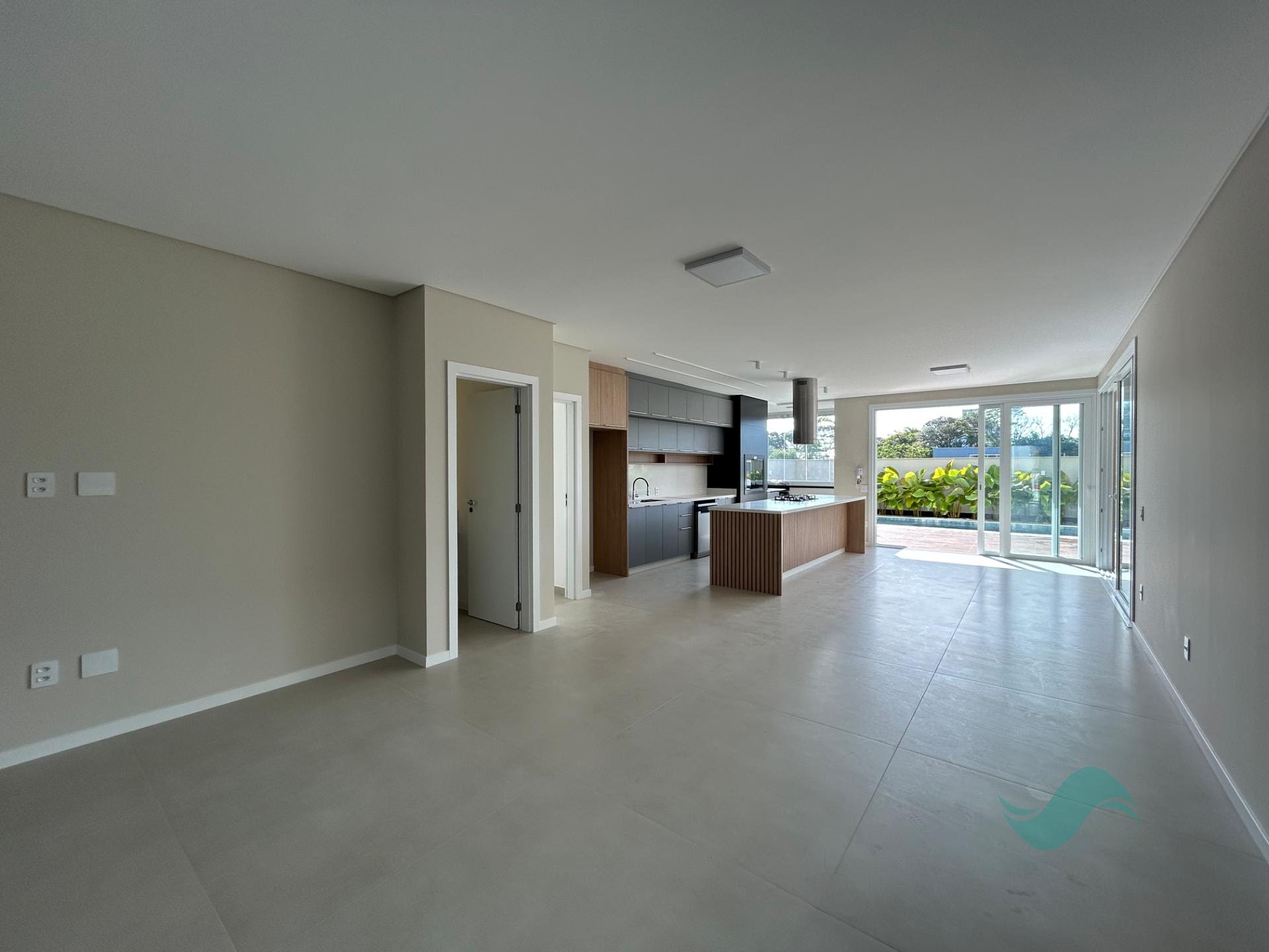 Casa à venda com 3 suítes, 2 vagas e 270m² no Lagoa da Conceição, Florianópolis (SC) — foto 6 de 22