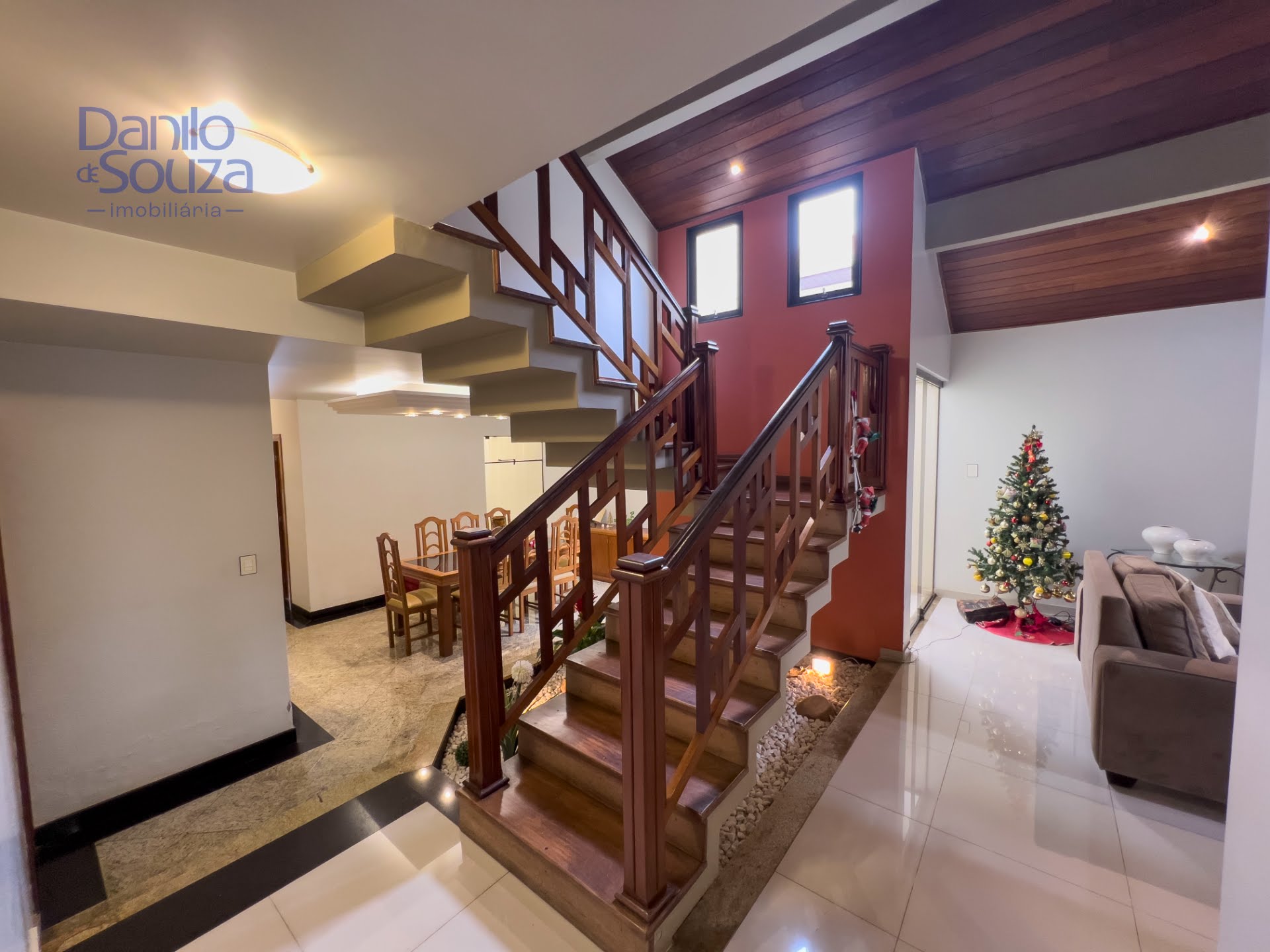 Casa à venda com 4 quartos, 2 suítes, 4 vagas e 576m² no Centro, Araxá (MG) — foto 3 de 24